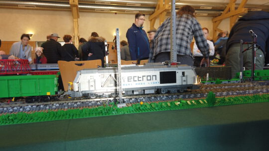 Gemeinsam auf Schienen und Steinen: Born2Brick e. V. auf Ausflug zu LEGO-Eisenbahn und Dauerausstellung